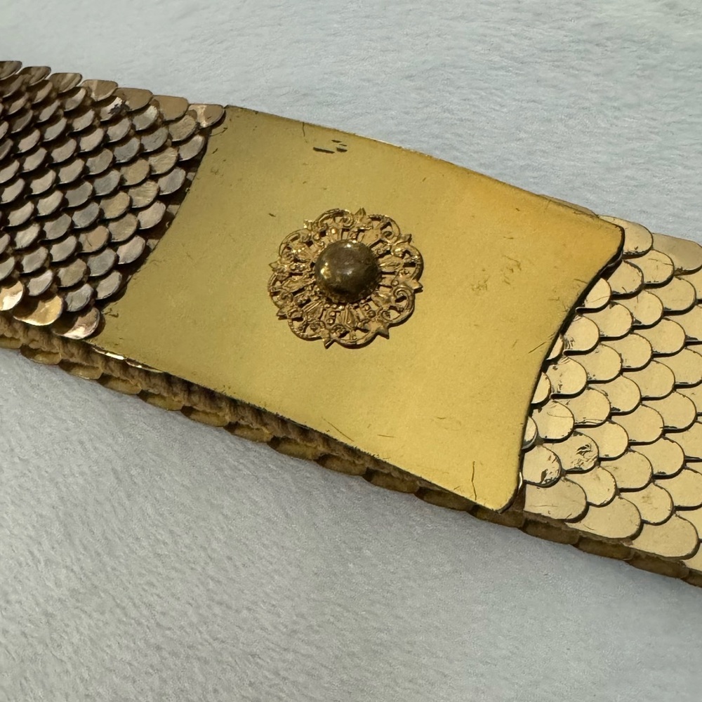 Vintage Gold Fish Scale 70’s Stretch Belt 80’s Kitsch Fun Glamorous - Picture 2 of 12